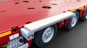 MAX810 semi-trailer as 2+6 axle version